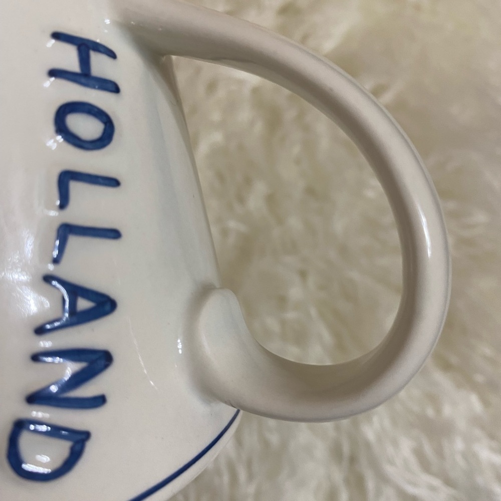 BLUE Delft Deco Hand painted Holland Porcelain cup kissing Dutch couple. - Picture 7 of 9
